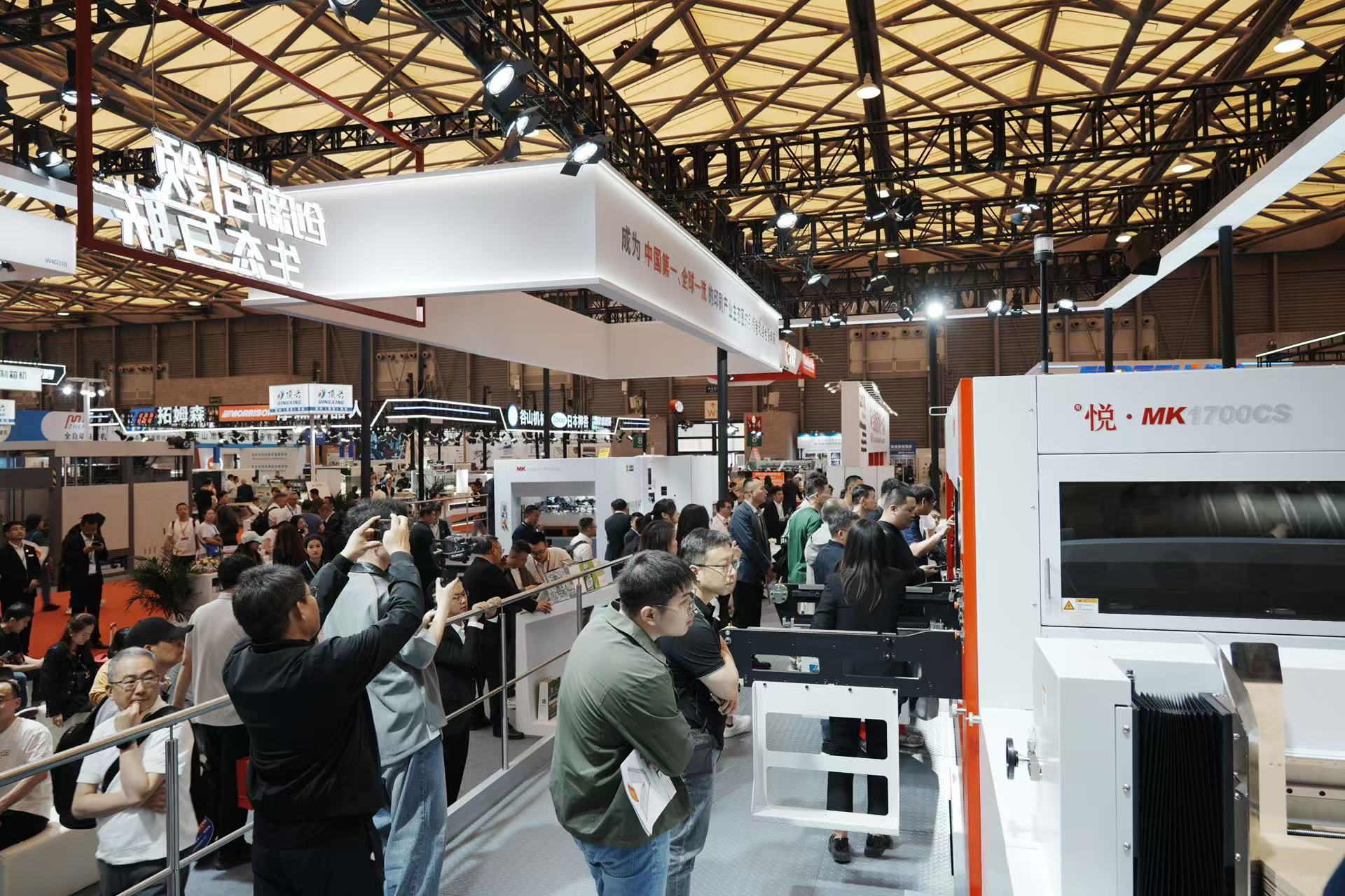 長榮閃耀 WEPACK，大幅面模切機成為全球 “焦點”